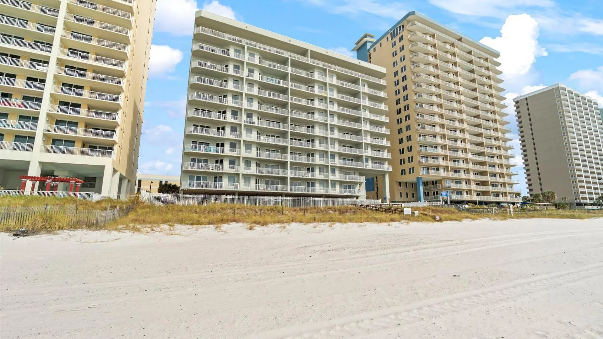Beachfront 3Br Condo! Free Beach Chair Service! By Dolce Vita Getaways Pcb! بنما سيتي بيتش شقة