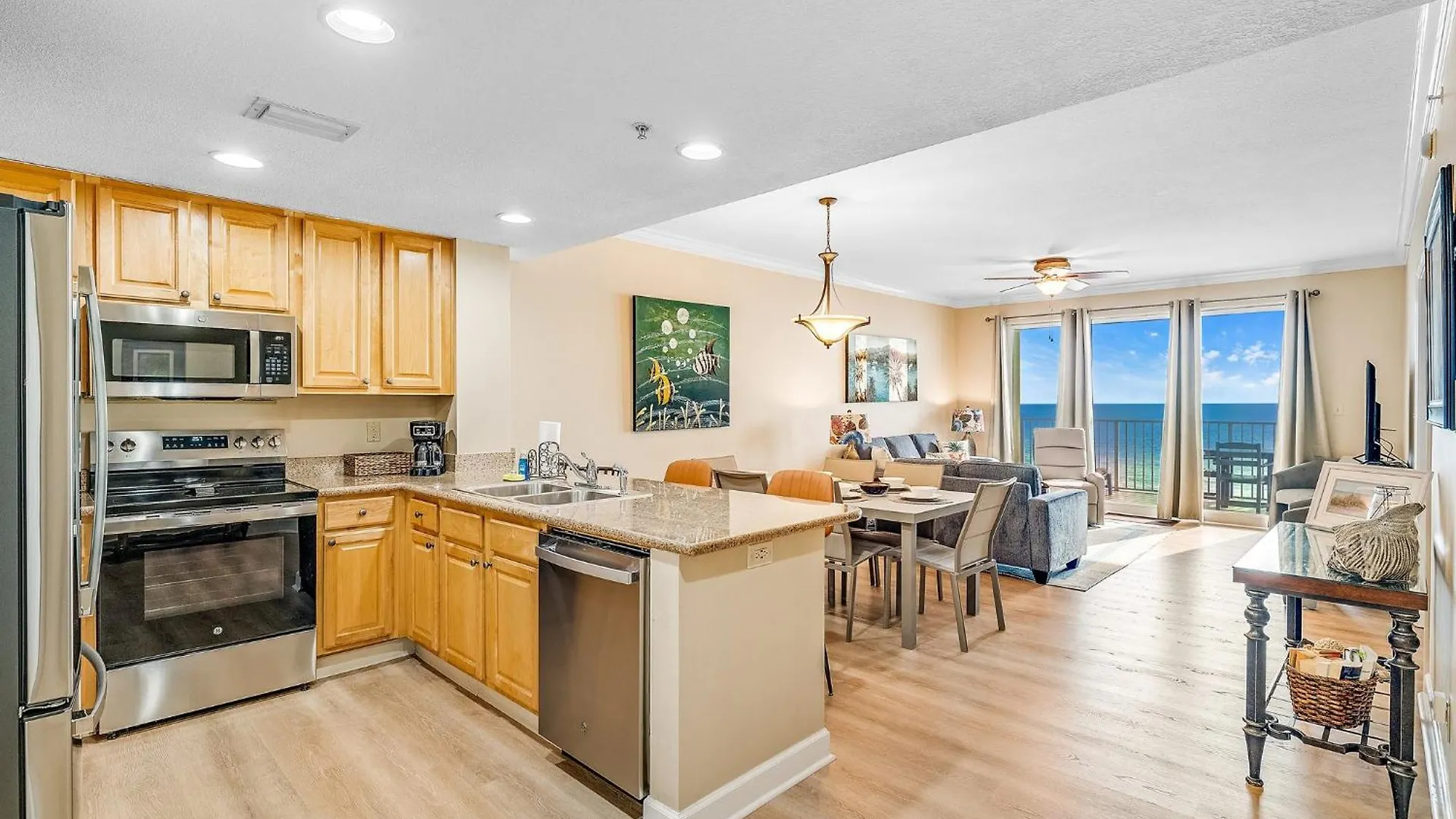 Beachfront 3Br Condo! Free Beach Chair Service! By Dolce Vita Getaways Pcb! بنما سيتي بيتش