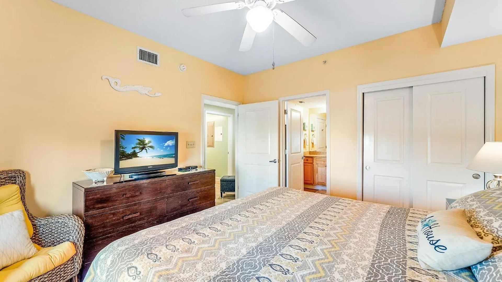 Beachfront 3Br Condo! Free Beach Chair Service! By Dolce Vita Getaways Pcb! بنما سيتي بيتش
