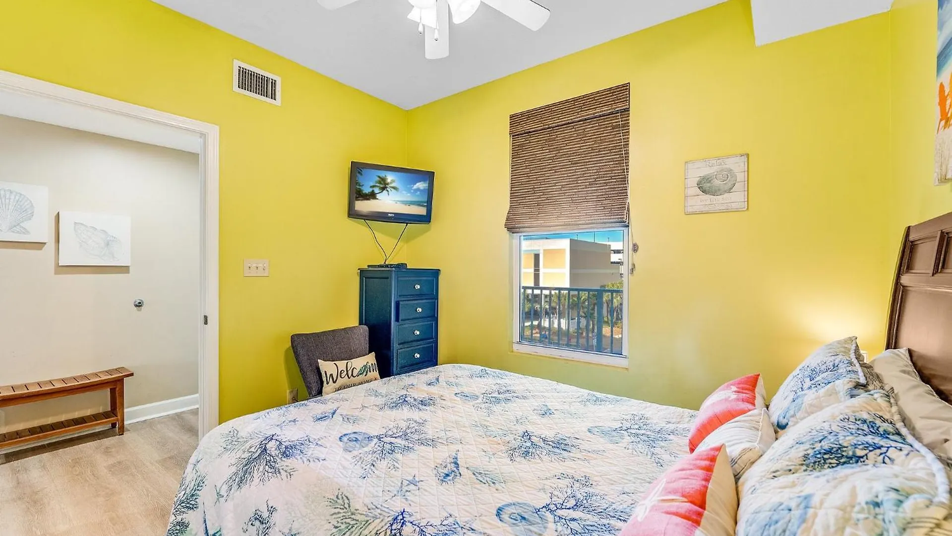 Beachfront 3Br Condo! Free Beach Chair Service! By Dolce Vita Getaways Pcb! بنما سيتي بيتش شقة